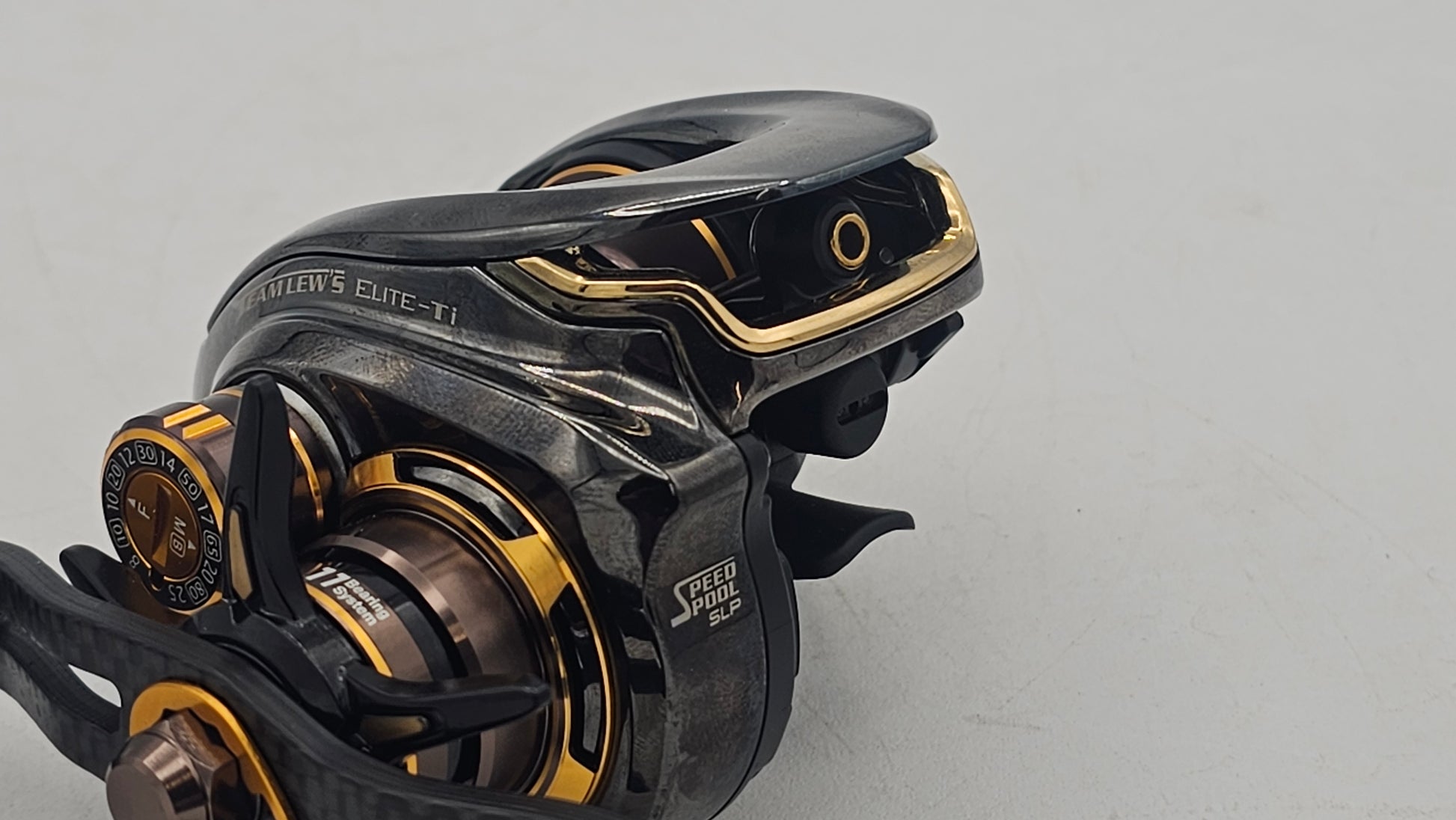 LEWS Team Lew's Elite-Ti Baitcast Reel RIGHT HAND ET1SH
