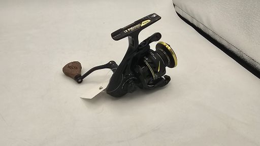 13 Fishing  AXUM Spinning Reel  AX-6.2-2.0